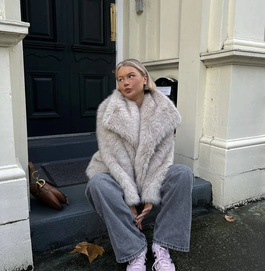 Manteau Vittoria en Fausse Fourrure – Élégance et Chaleur Assurée